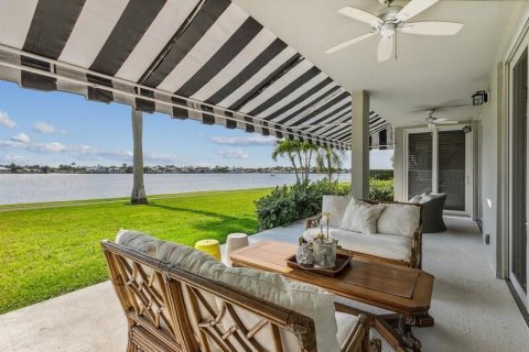 Condo in Palm Beach, Florida, 4 bedrooms № 2082201 - photo 27