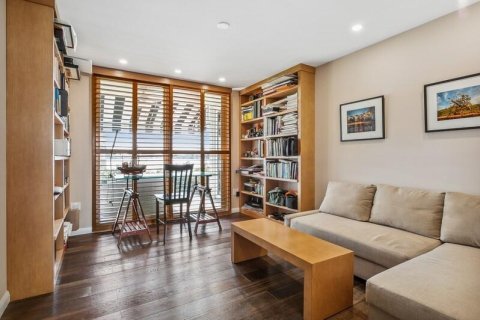 Condo in Palm Beach, Florida, 4 bedrooms № 2082201 - photo 11