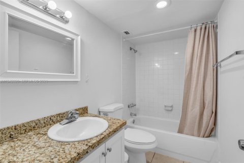 Copropriété à louer à Miami, Floride: 3 chambres № 2001263 - photo 14