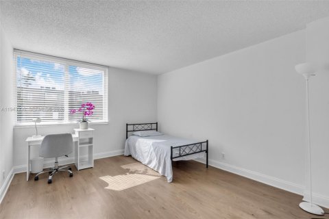 Copropriété à louer à Miami, Floride: 3 chambres № 2001263 - photo 13