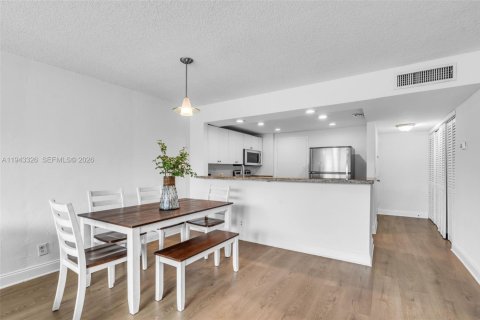 Copropriété à louer à Miami, Floride: 3 chambres № 2001263 - photo 6