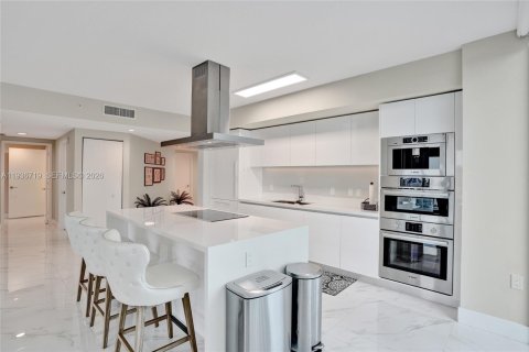 Condo in Sunny Isles Beach, Florida, 3 bedrooms № 2089742 - photo 8