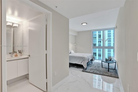Condo in Sunny Isles Beach, Florida, 3 bedrooms № 2089742 - photo 20