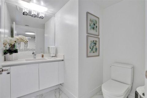 Condo in Sunny Isles Beach, Florida, 3 bedrooms № 2089742 - photo 21