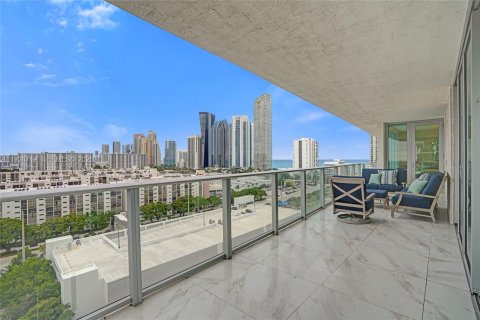 Condo in Sunny Isles Beach, Florida, 3 bedrooms  № 2089742