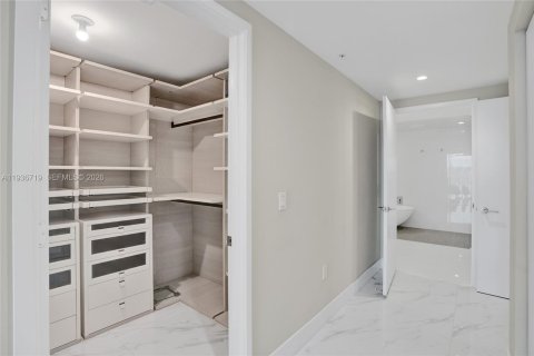 Condo in Sunny Isles Beach, Florida, 3 bedrooms № 2089742 - photo 28