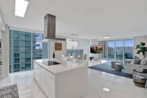 Condo in Sunny Isles Beach, Florida, 3 bedrooms № 2089742 - photo 3