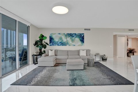 Condo in Sunny Isles Beach, Florida, 3 bedrooms № 2089742 - photo 5