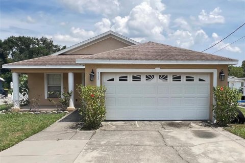 Casa en Auburndale, Florida 3 dormitorios, 120.68 m2 № 2131159