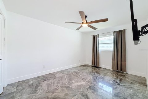 House in Clearwater, Florida 3 bedrooms, 223.8 sq.m. № 2225536 - photo 24