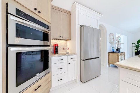 House in Clearwater, Florida 3 bedrooms, 223.8 sq.m. № 2225536 - photo 10