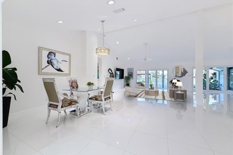 House in Clearwater, Florida 3 bedrooms, 223.8 sq.m. № 2225536 - photo 5