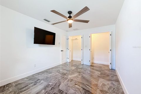 House in Clearwater, Florida 3 bedrooms, 223.8 sq.m. № 2225536 - photo 26