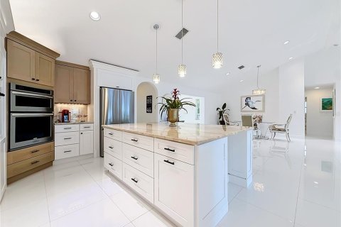 House in Clearwater, Florida 3 bedrooms, 223.8 sq.m. № 2225536 - photo 13