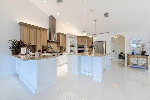 House in Clearwater, Florida 3 bedrooms, 223.8 sq.m. № 2225536 - photo 15