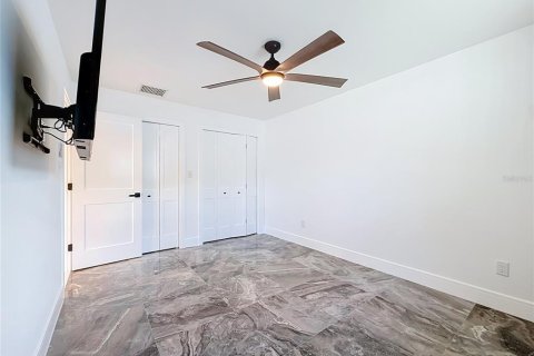 House in Clearwater, Florida 3 bedrooms, 223.8 sq.m. № 2225536 - photo 27
