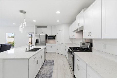 Villa ou maison à vendre à Zephyrhills, Floride: 5 chambres, 205.96 m2 № 2210945 - photo 7