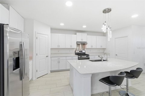 Villa ou maison à vendre à Zephyrhills, Floride: 5 chambres, 205.96 m2 № 2210945 - photo 6