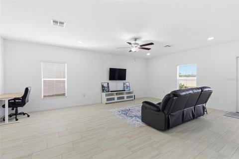 Villa ou maison à vendre à Zephyrhills, Floride: 5 chambres, 205.96 m2 № 2210945 - photo 9