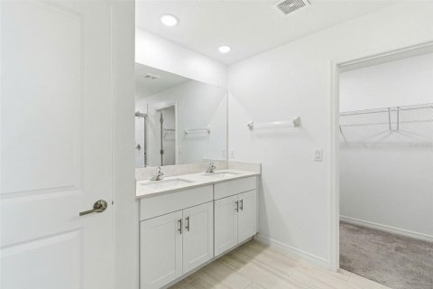 Villa ou maison à vendre à Zephyrhills, Floride: 5 chambres, 205.96 m2 № 2210945 - photo 15