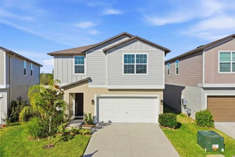Casa en Zephyrhills, Florida 5 dormitorios, 205.96 m2 № 2210945