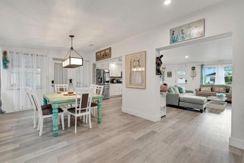 Casa en venta en Bradenton, Florida, 6 dormitorios, 263.29 m2 № 1364720 - foto 14
