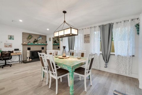 Casa en venta en Bradenton, Florida, 6 dormitorios, 263.29 m2 № 1364720 - foto 9