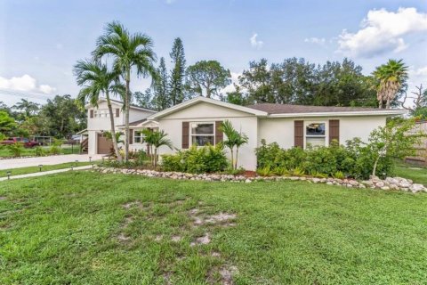 Casa en venta en Bradenton, Florida, 6 dormitorios, 263.29 m2 № 1364720 - foto 4
