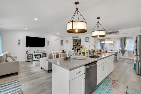 Casa en venta en Bradenton, Florida, 6 dormitorios, 263.29 m2 № 1364720 - foto 10