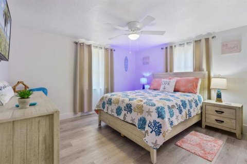 Casa en venta en Bradenton, Florida, 6 dormitorios, 263.29 m2 № 1364720 - foto 29