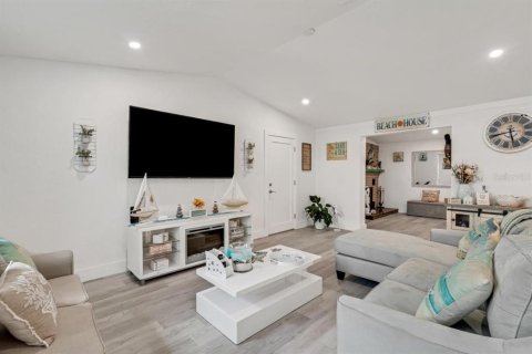 Casa en venta en Bradenton, Florida, 6 dormitorios, 263.29 m2 № 1364720 - foto 8