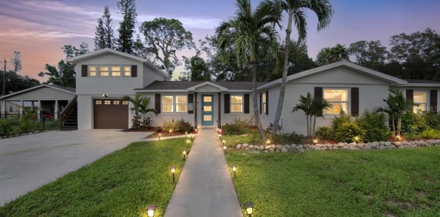 Casa en Bradenton, Florida 6 dormitorios, 263.29 m2 № 1364720