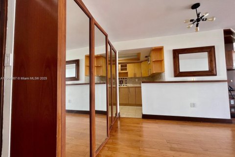 Снять в аренду кондоминиум в Авентура, Флорида 1 спальня, 66.61м2, № 1956565 - фото 3