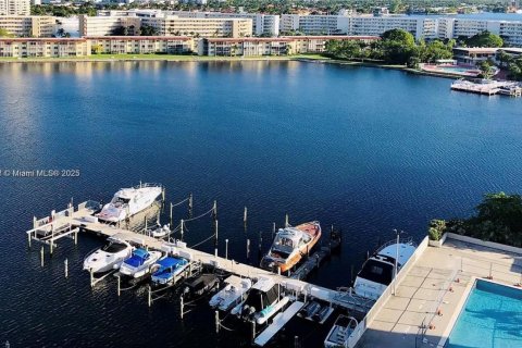 Снять в аренду кондоминиум в Авентура, Флорида 1 спальня, 66.61м2, № 1956565 - фото 14