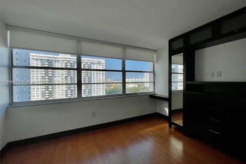 Снять в аренду кондоминиум в Авентура, Флорида 1 спальня, 66.61м2, № 1956565 - фото 6