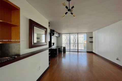 Снять в аренду кондоминиум в Авентура, Флорида 1 спальня, 66.61м2, № 1956565 - фото 4