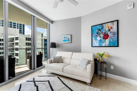 Condo in Hollywood, Florida, 3 bedrooms  № 2046191 - photo 19