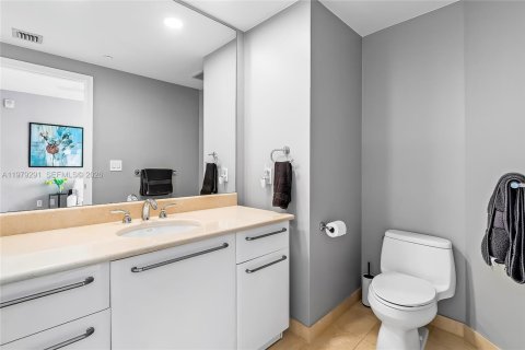 Condo in Hollywood, Florida, 3 bedrooms  № 2046191 - photo 21