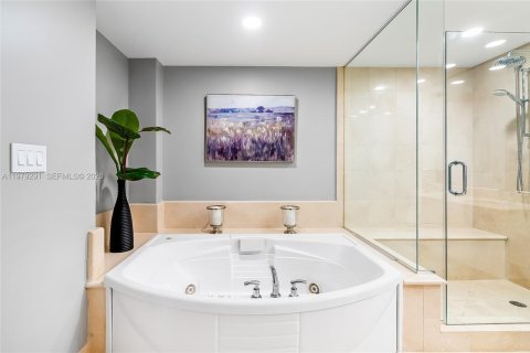 Condo in Hollywood, Florida, 3 bedrooms  № 2046191 - photo 10