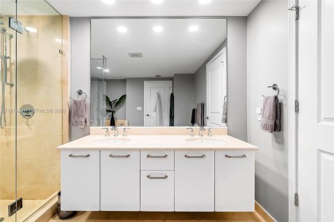 Condo in Hollywood, Florida, 3 bedrooms  № 2046191 - photo 12