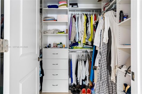 Condo in Hollywood, Florida, 3 bedrooms  № 2046191 - photo 15