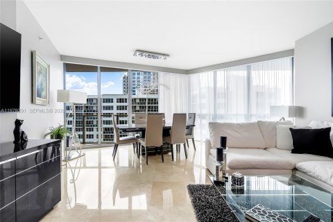 Condo in Hollywood, Florida, 3 bedrooms  № 2046191 - photo 25