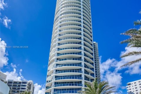 Condo in Hollywood, Florida, 3 bedrooms  № 2046191