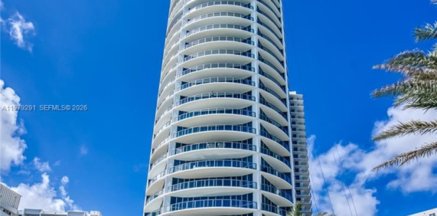 Condo in Hollywood, Florida, 3 bedrooms  № 2046191