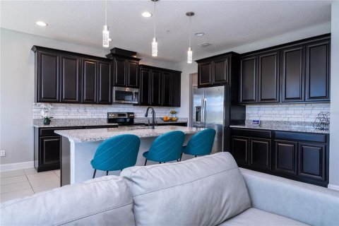 Townhouse in Winter Garden, Florida 3 bedrooms, 186.92 sq.m. № 2388218 - photo 16