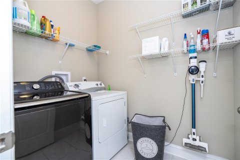Townhouse in Winter Garden, Florida 3 bedrooms, 186.92 sq.m. № 2388218 - photo 27