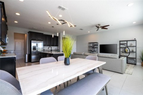 Townhouse in Winter Garden, Florida 3 bedrooms, 186.92 sq.m. № 2388218 - photo 18