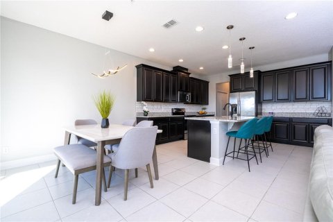Townhouse in Winter Garden, Florida 3 bedrooms, 186.92 sq.m. № 2388218 - photo 17