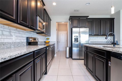 Townhouse in Winter Garden, Florida 3 bedrooms, 186.92 sq.m. № 2388218 - photo 20