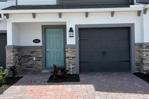 Townhouse in Orlando, Florida 3 bedrooms, 145.58 sq.m. № 1915943 - photo 1